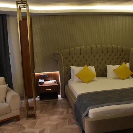 Uk Ankara Hotel Buitenkant foto