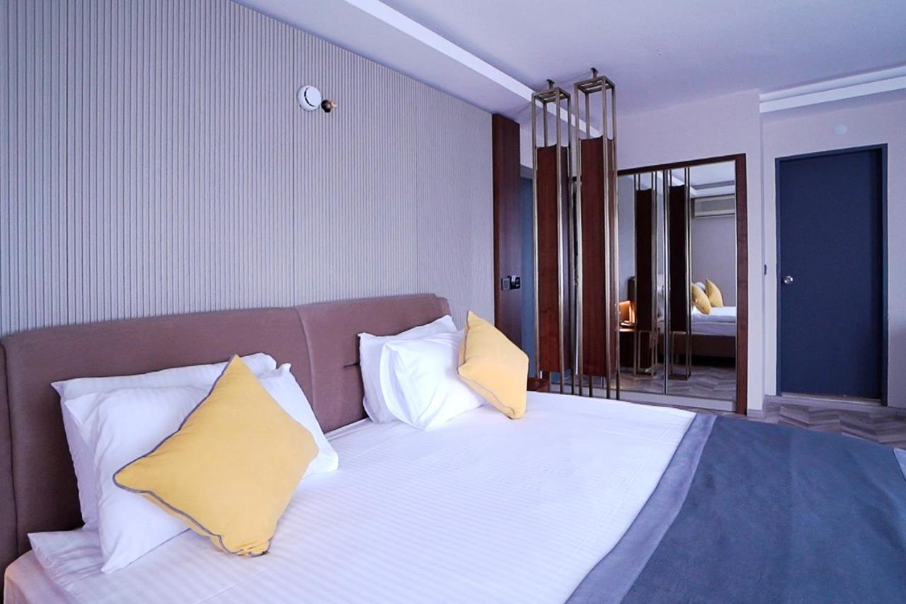 Uk Ankara Hotel Buitenkant foto