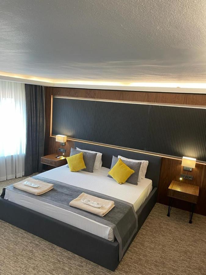 Uk Ankara Hotel Buitenkant foto