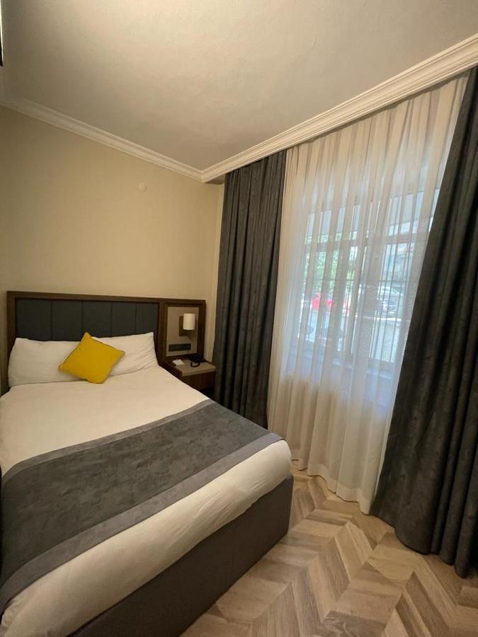Uk Ankara Hotel Buitenkant foto