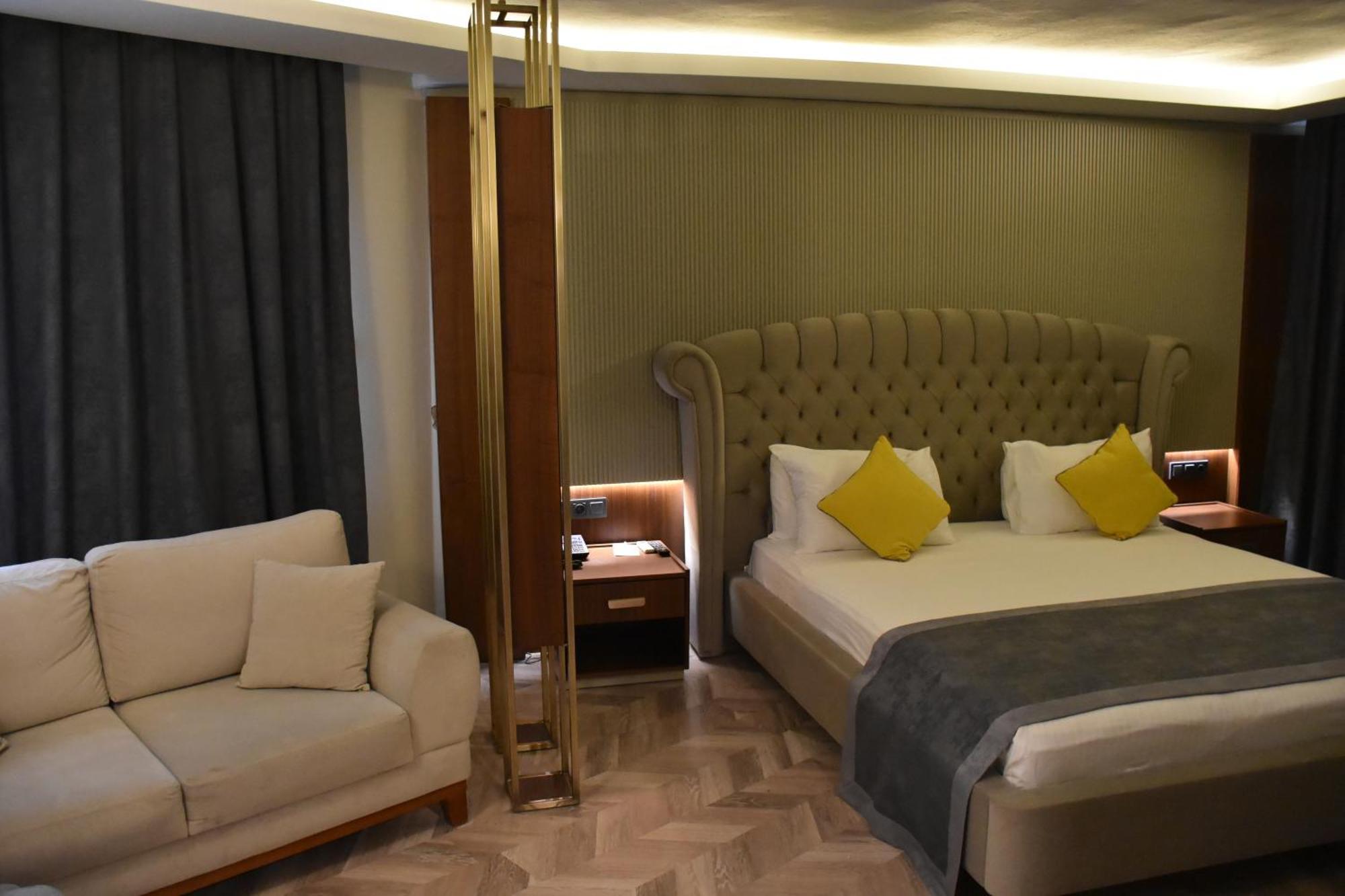 Uk Ankara Hotel Buitenkant foto