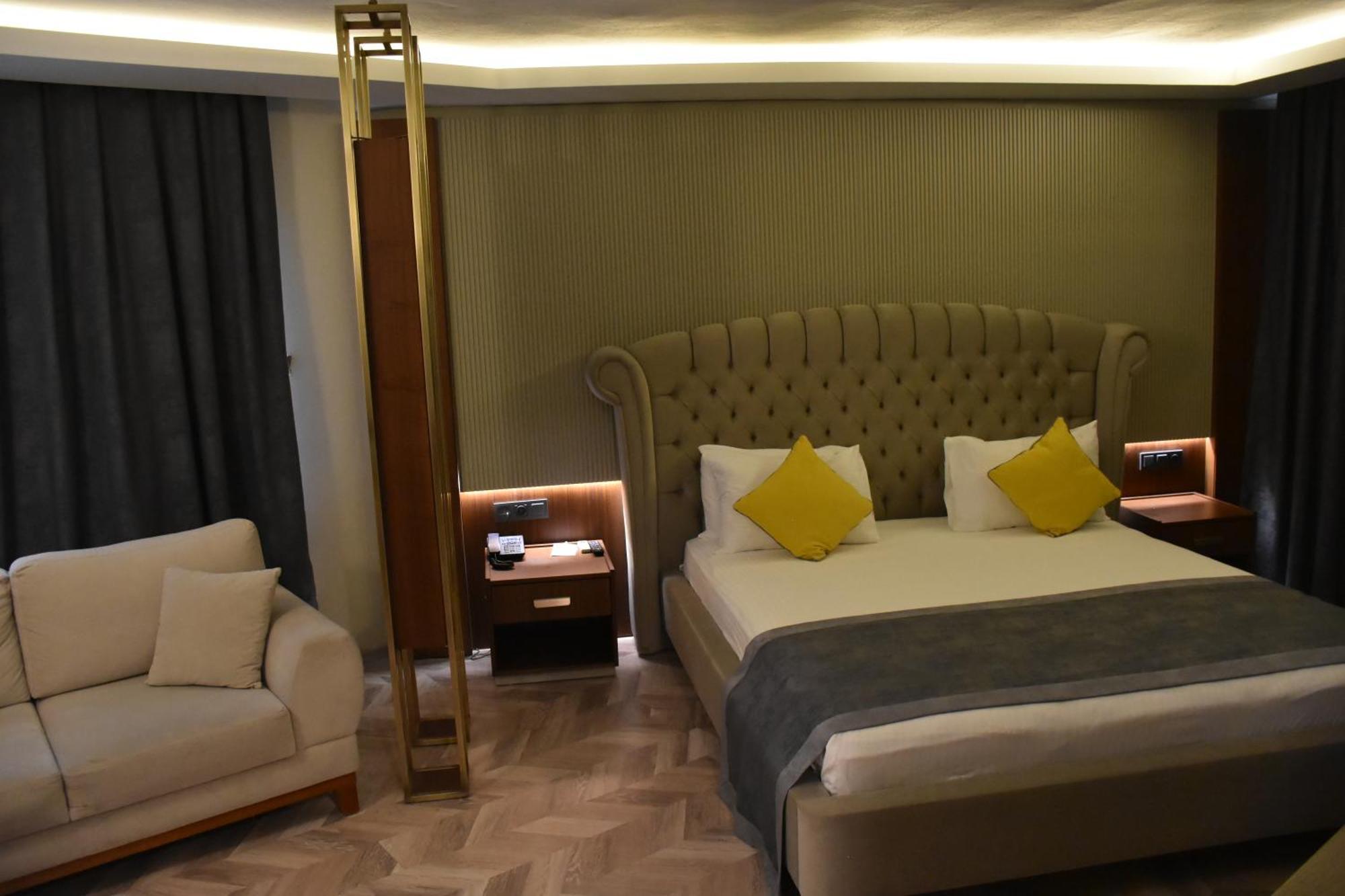 Uk Ankara Hotel Buitenkant foto