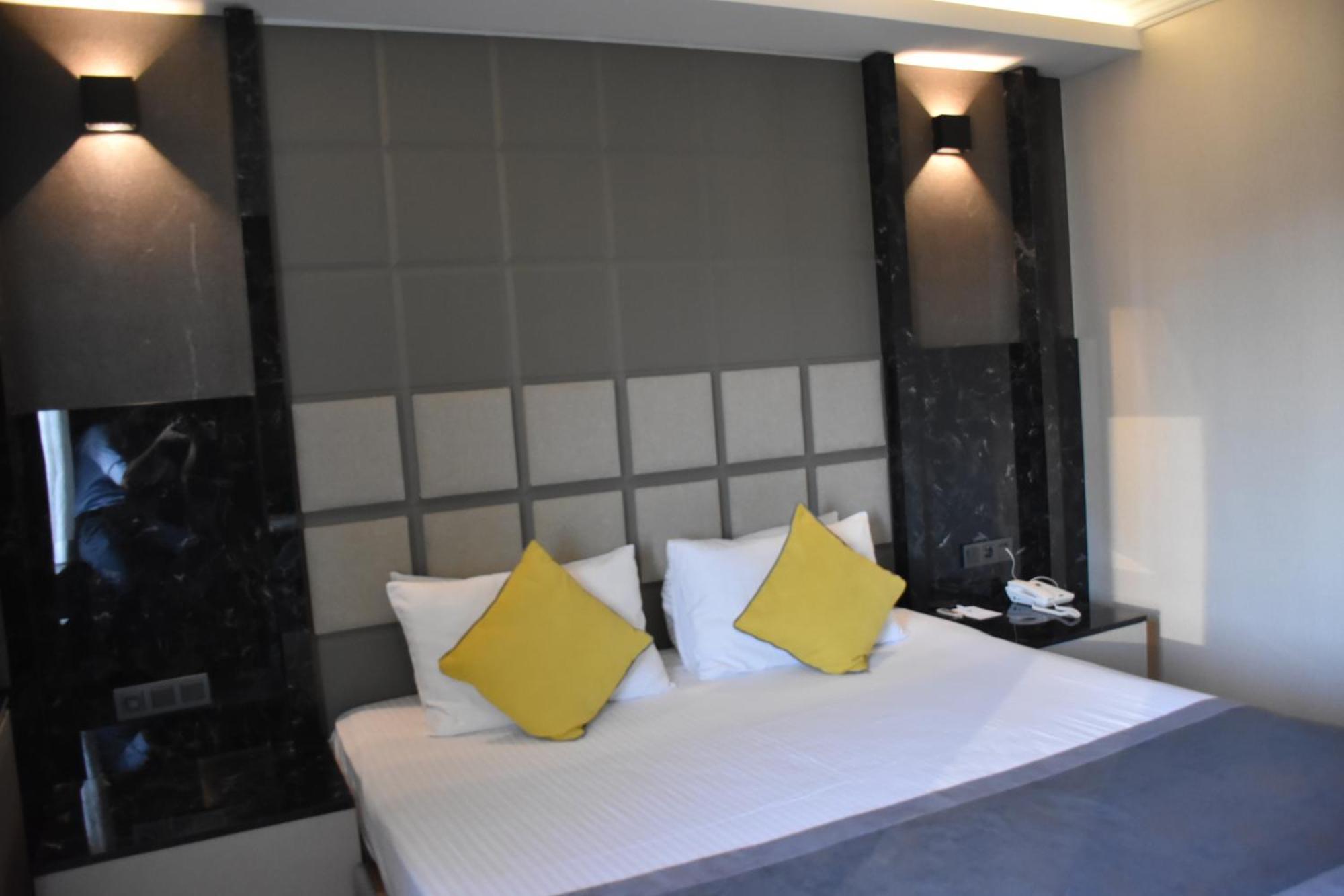 Uk Ankara Hotel Buitenkant foto