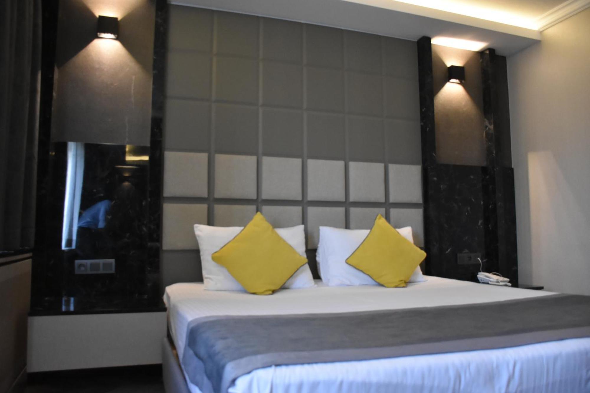 Uk Ankara Hotel Buitenkant foto