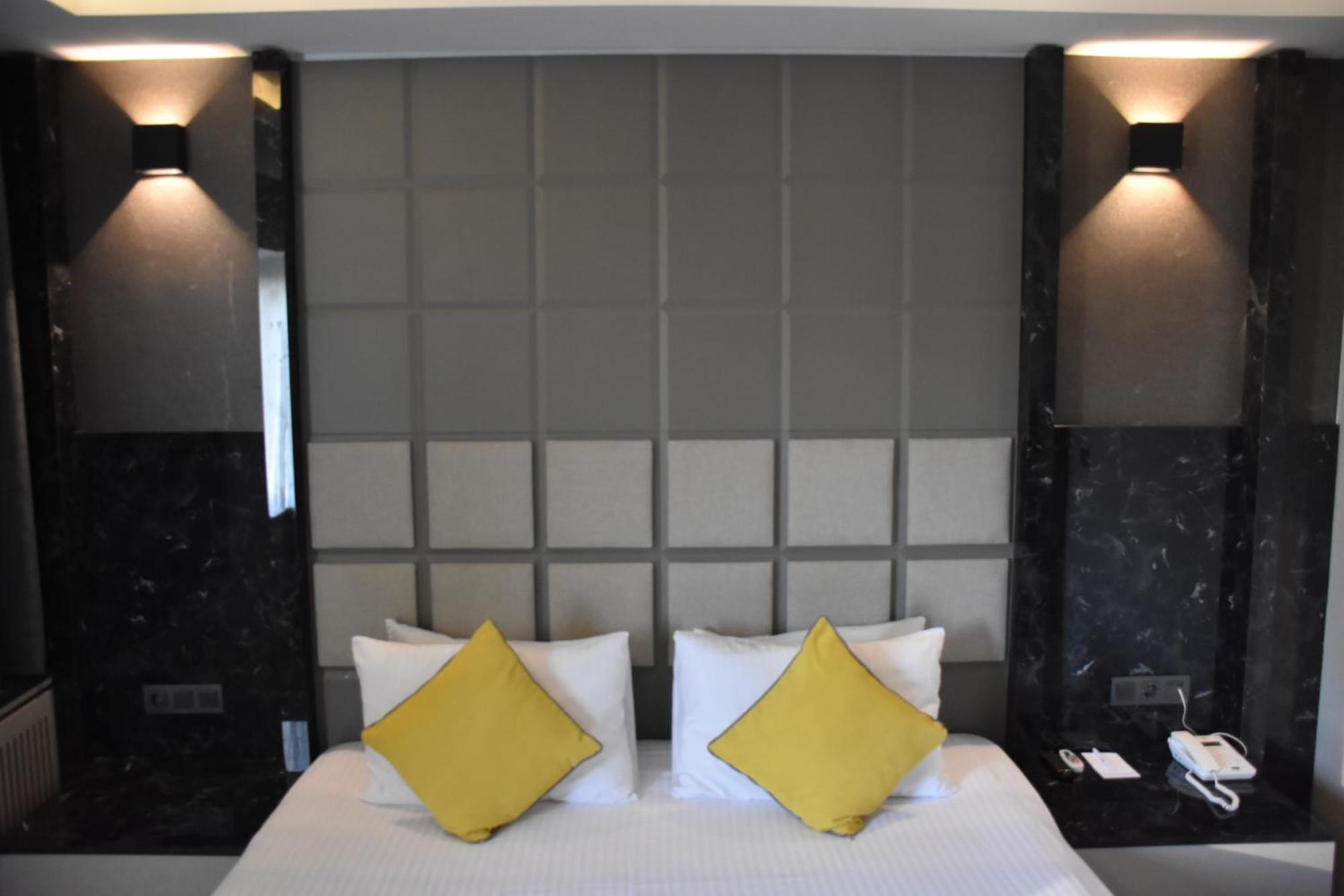 Uk Ankara Hotel Buitenkant foto