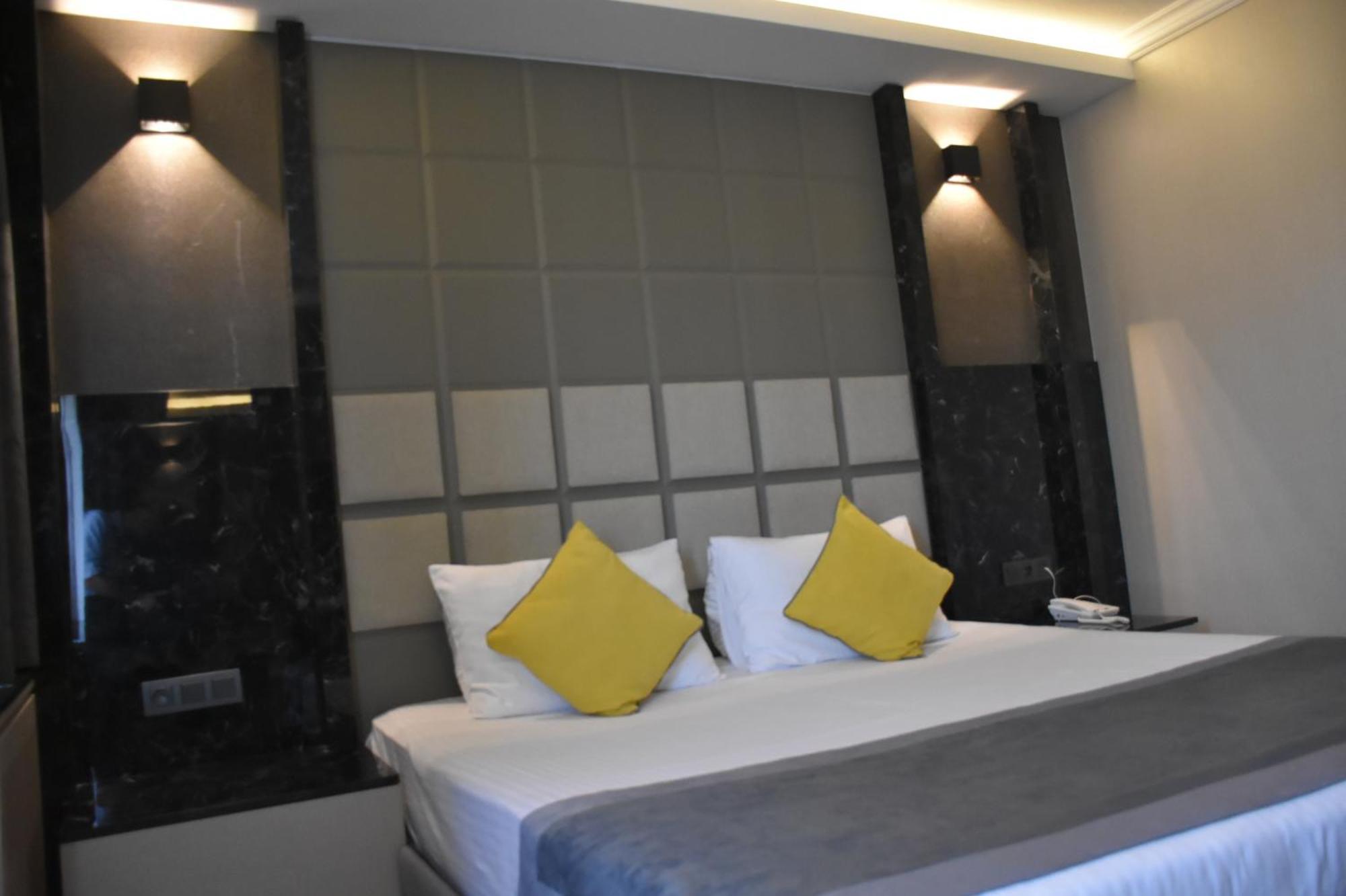 Uk Ankara Hotel Buitenkant foto