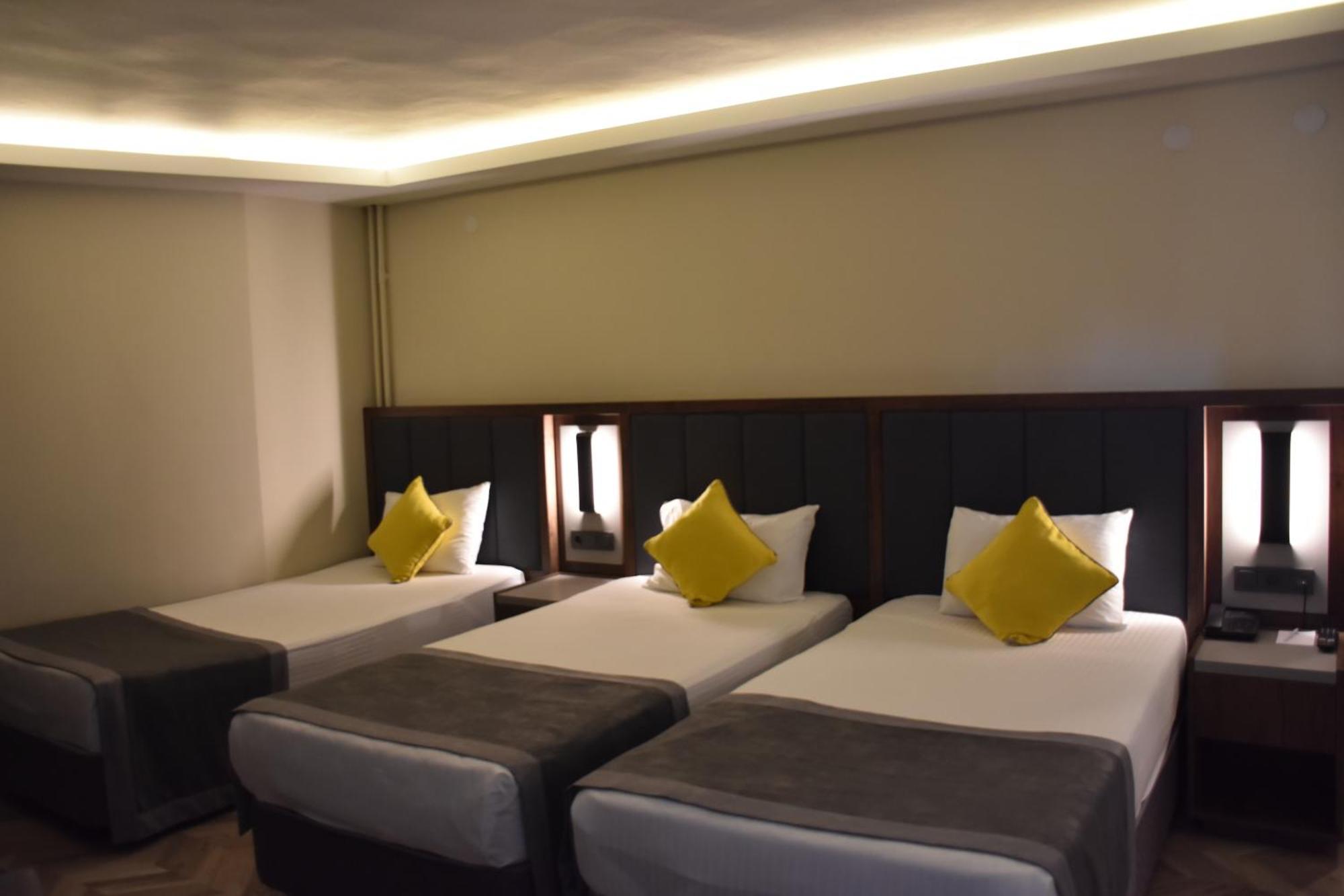 Uk Ankara Hotel Buitenkant foto